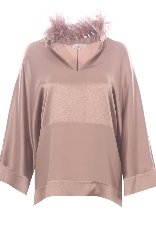 Blusa in seta con piume