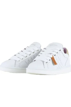 Sneakers lace up leather